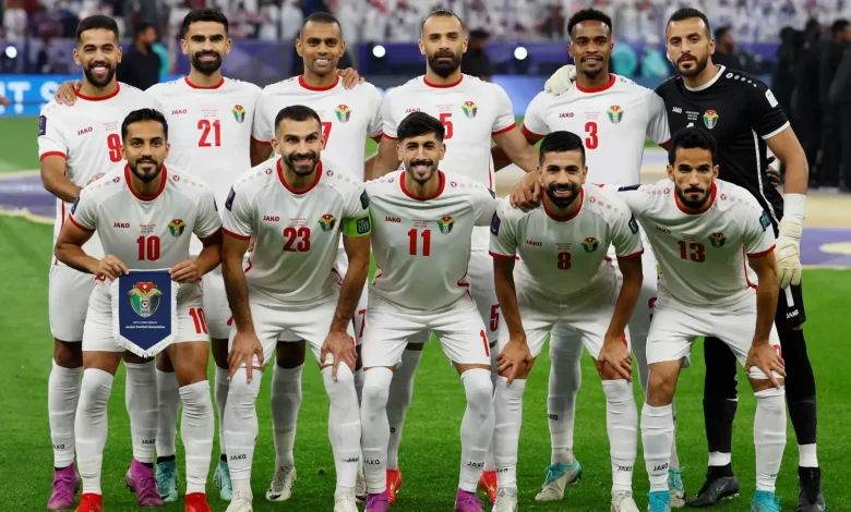 صور منتخب الأردن من لاعبين وشعار “منتخب النشامى”