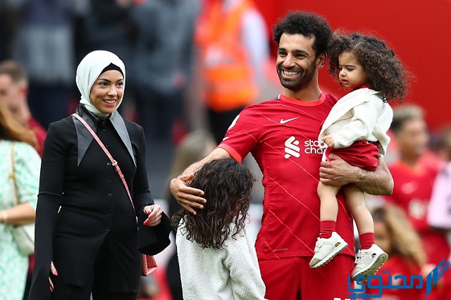 عمر محمد صلاح وزوجته